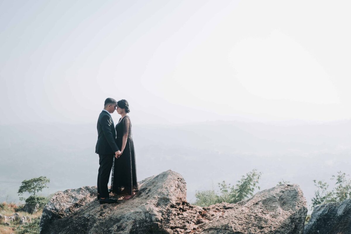 Jasa Foto Prewedding di Stone Garden